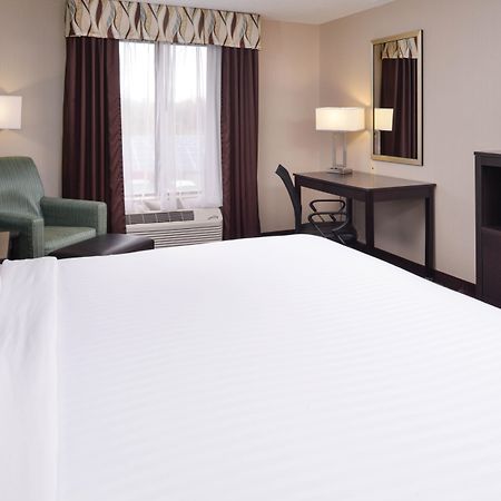 Holiday Inn Express Hotel & Suites Youngstown - North Lima/Boardman By Ihg Exterior photo