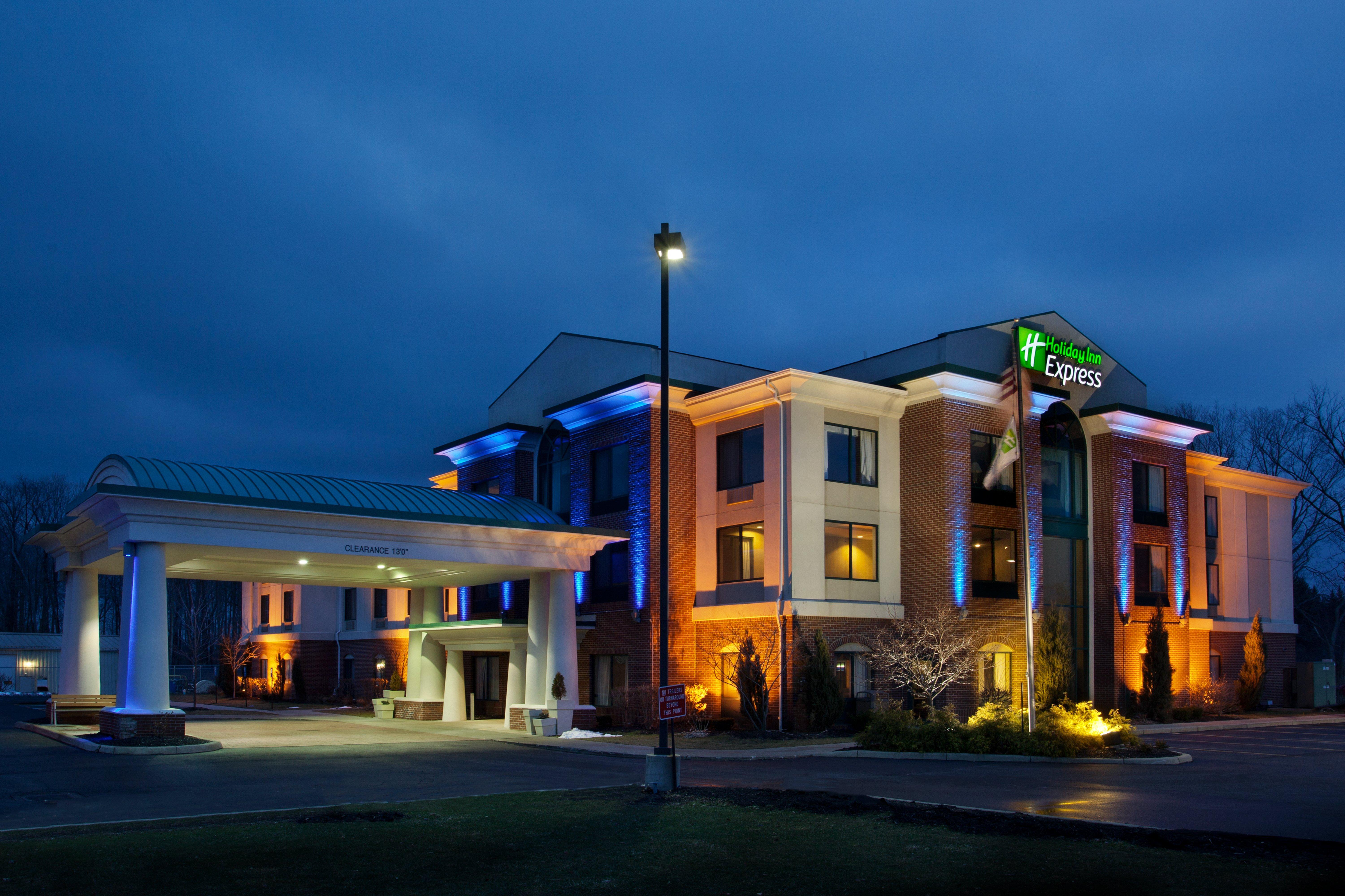 Holiday Inn Express Hotel & Suites Youngstown - North Lima/Boardman By Ihg Exterior photo