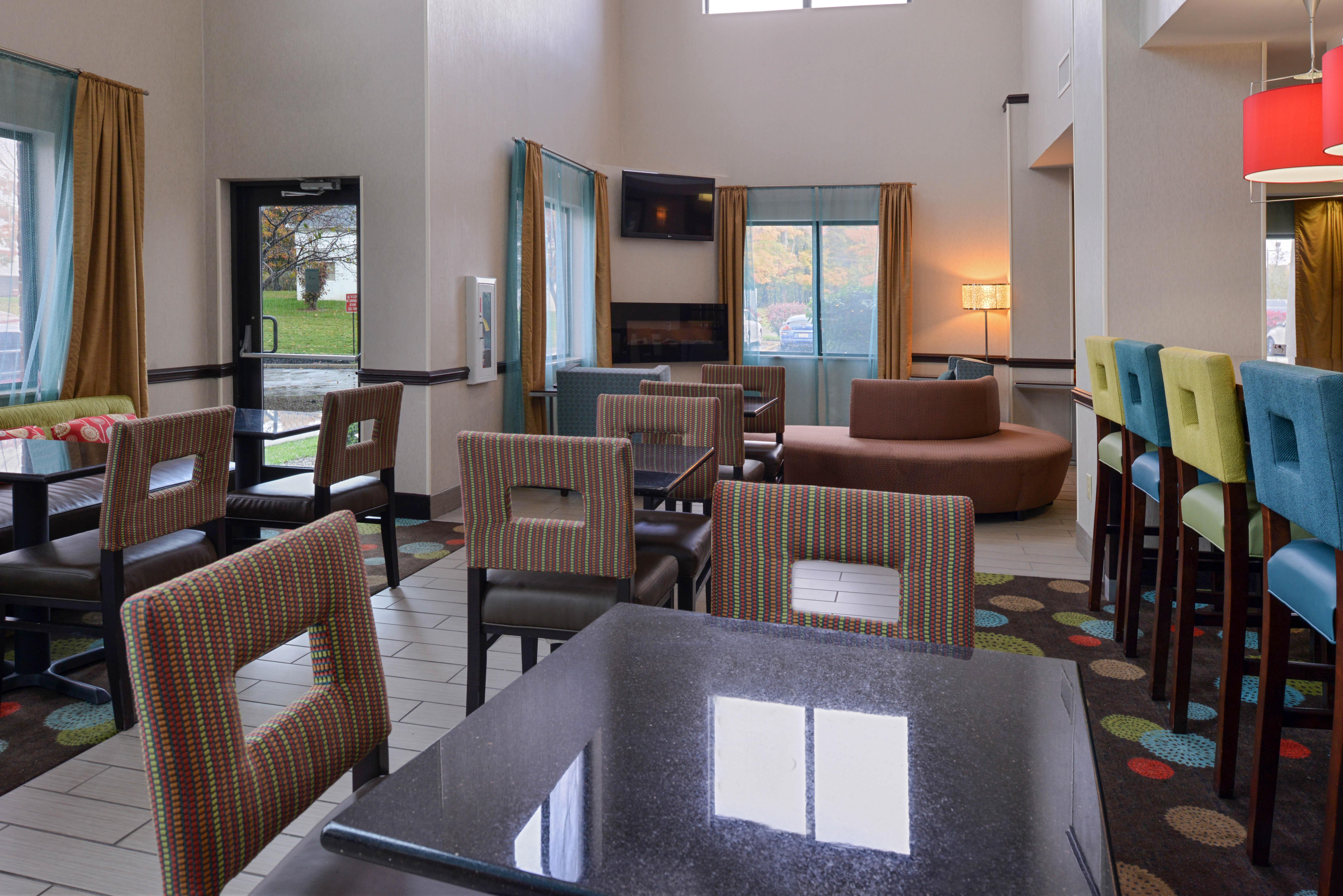 Holiday Inn Express Hotel & Suites Youngstown - North Lima/Boardman By Ihg Exterior photo