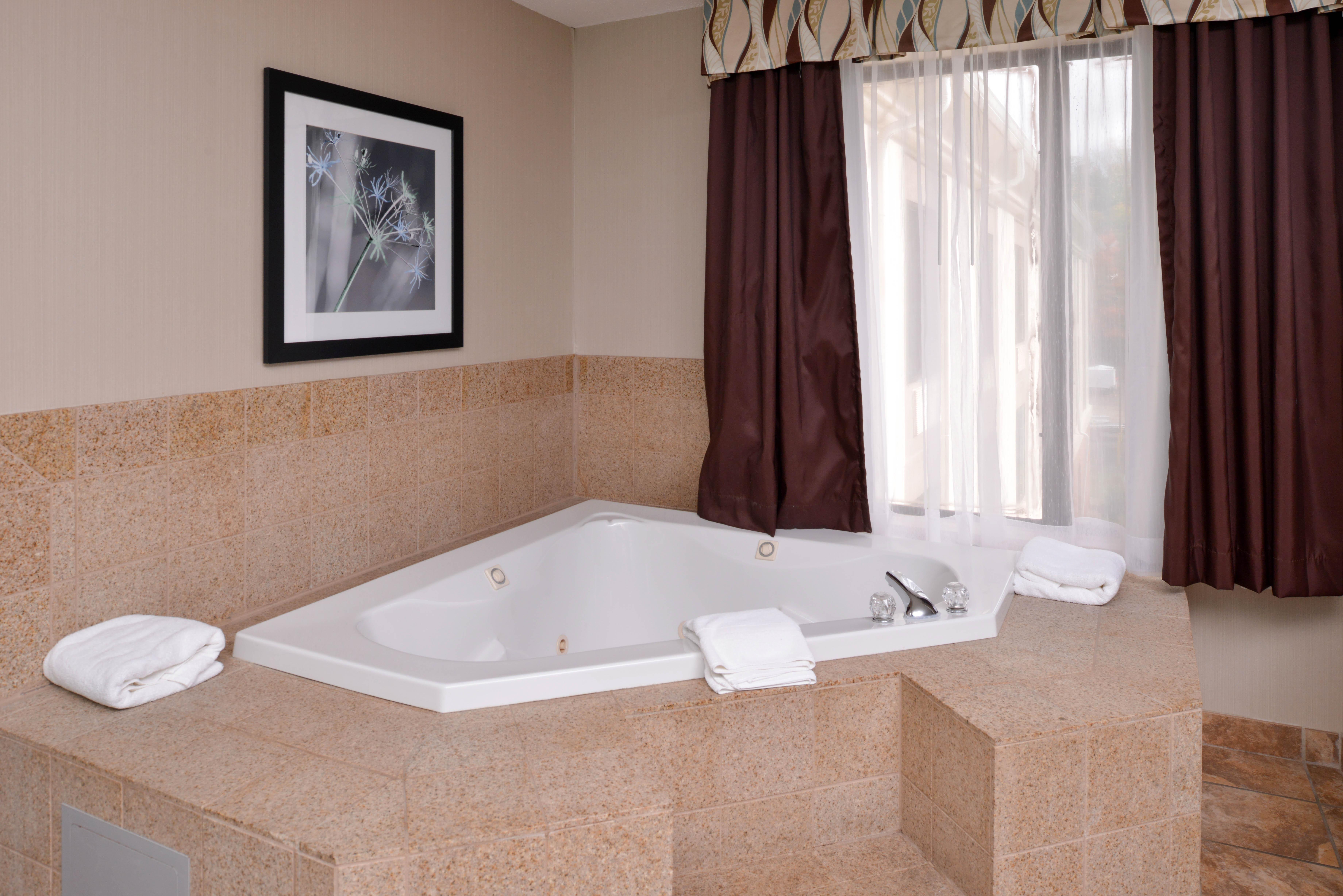 Holiday Inn Express Hotel & Suites Youngstown - North Lima/Boardman By Ihg Exterior photo