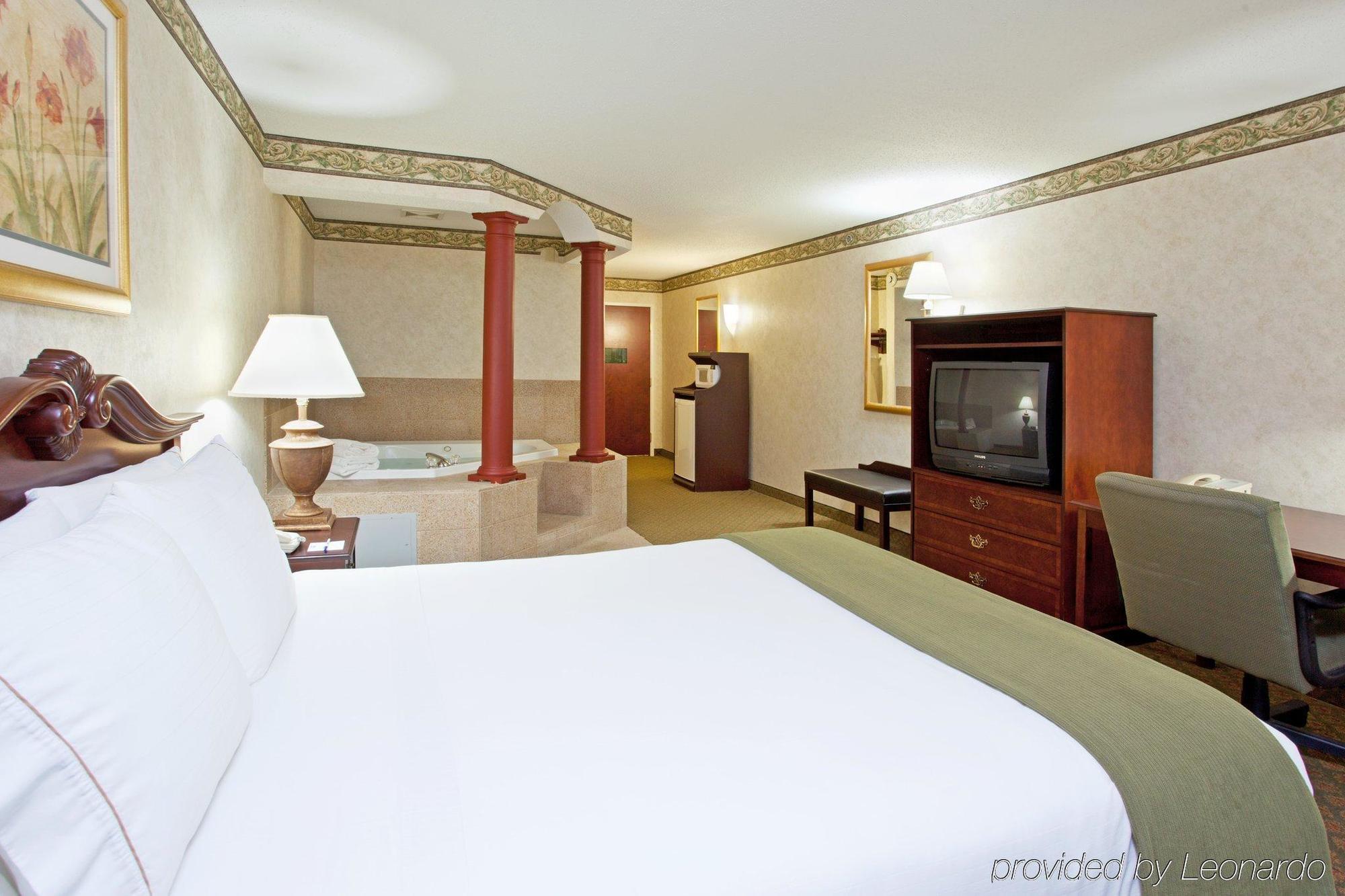 Holiday Inn Express Hotel & Suites Youngstown - North Lima/Boardman By Ihg Room photo
