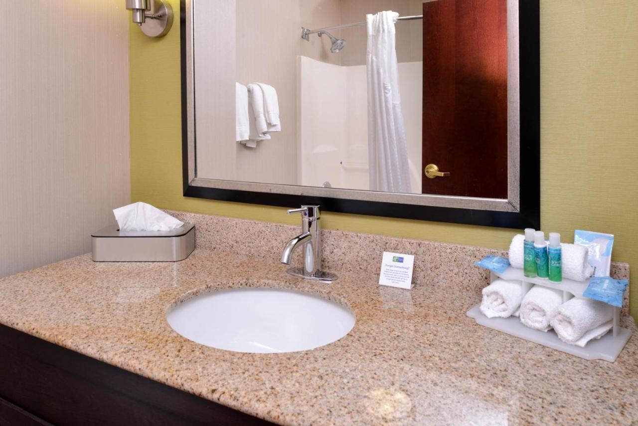 Holiday Inn Express Hotel & Suites Youngstown - North Lima/Boardman By Ihg Exterior photo