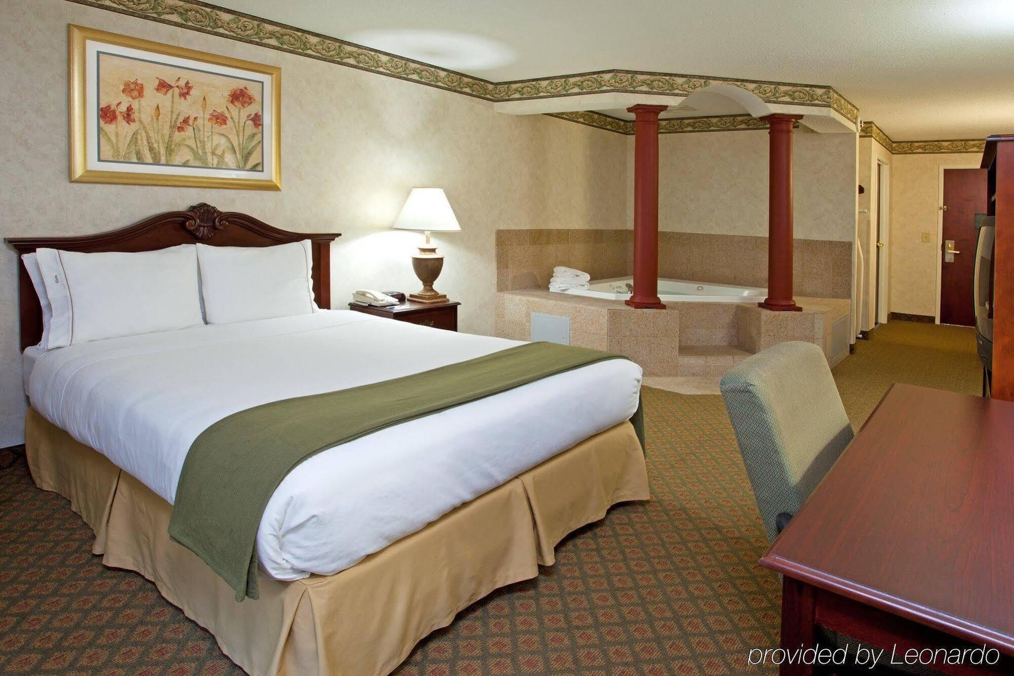Holiday Inn Express Hotel & Suites Youngstown - North Lima/Boardman By Ihg Exterior photo